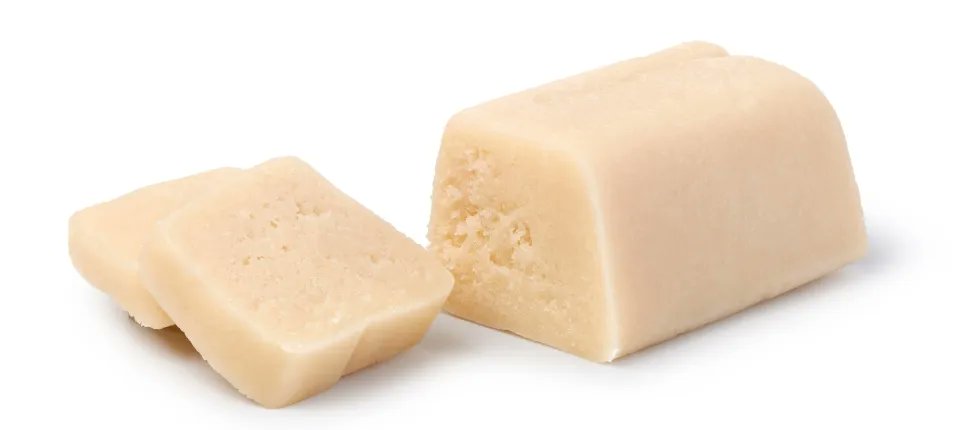 bzfe_de's tweet photo. Ob zum #Backen, #Verzieren oder #Naschen: Marzipan und Nougat sind vielseitige Klassiker. Woraus bestehen sie und welche Sorten gibt es? Die überarbeiteten #Leitsätze für Ölsamen, daraus hergestellte Massen und weitere Süßwaren geben Aufschluss ➡️ https://t.co/YgMquBSbMs #DLMBK https://t.co/zWM3TbjWRv