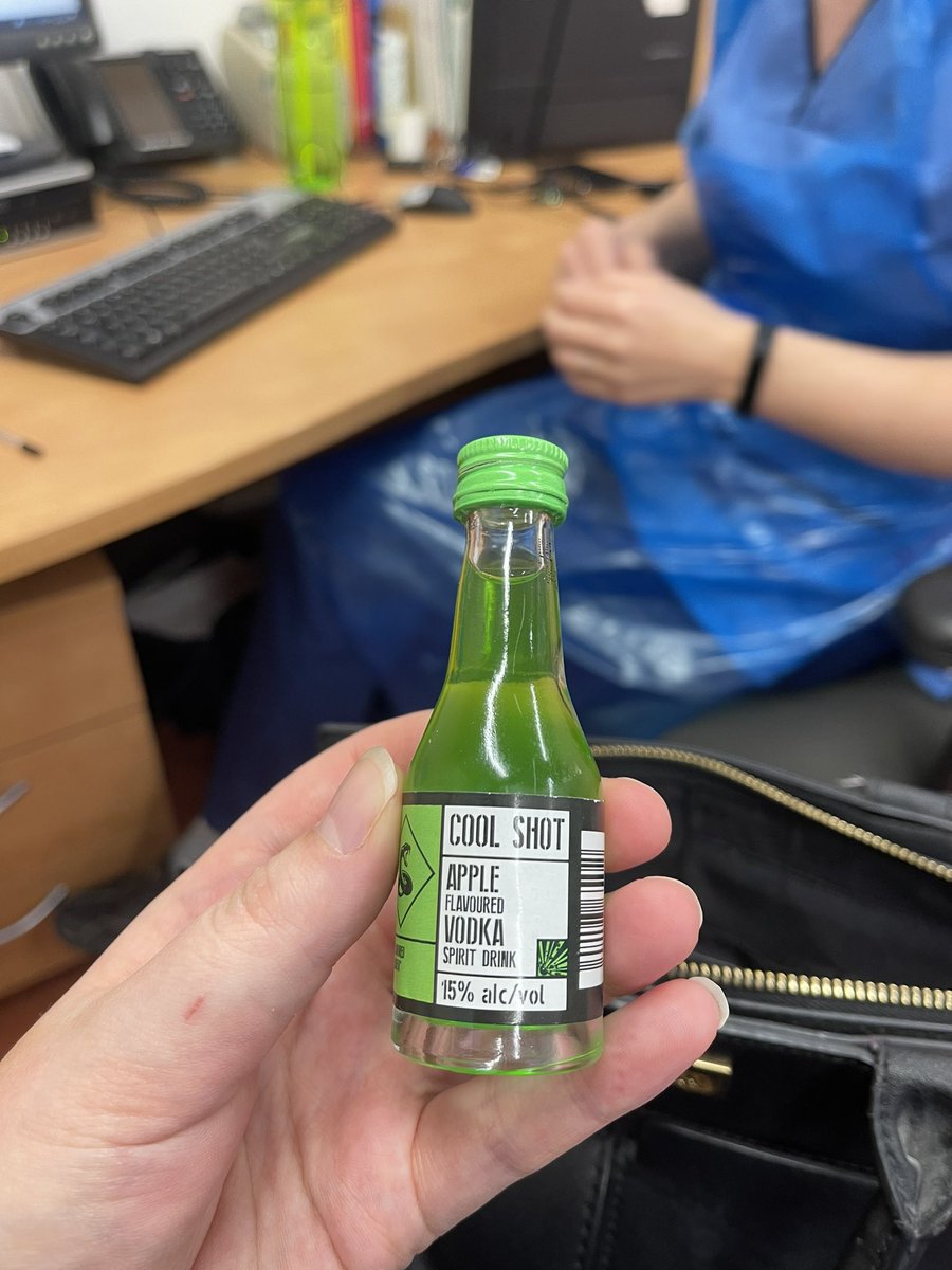 Fan my midwife asks for my urine sample and I pull this oot my bag instead.. Thank god Thainys only 30 once🤣🤣 blacko