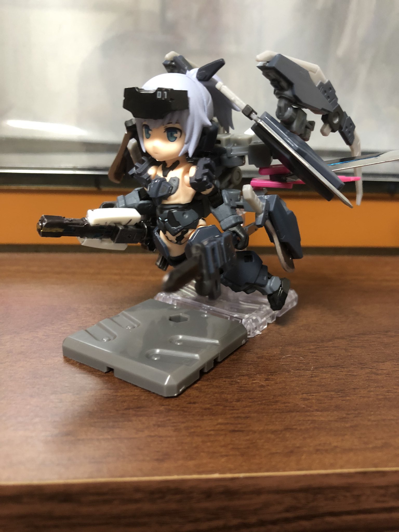 ｗｉｓｈ デ部 Twitter पर 迅雷強襲仕様 的なやつ いっぱい武装積むの楽しい デスクトップアーミー T Co Rpaghxyuth Twitter