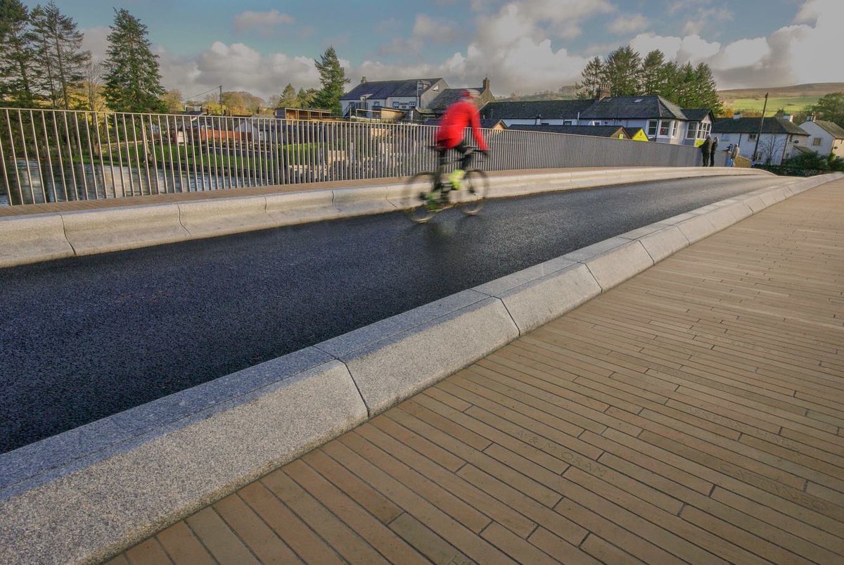 HScape_Surfaces's tweet photo. #ThrowbackThursday
2️⃣0️⃣2️⃣0️⃣
Pooley Bridge, Ullswater, Cumbria
‘Winner’ in the 2022 @CTAwards
https://t.co/gNVCa4FqHr…
@CumbriaCC
#knightarchitects
@EricWrightGroup
@Hardscape_ENG
#beigepirineo #sandstone
#laseretched #lettering
#granite #kerbs https://t.co/dHwhvfJOl1