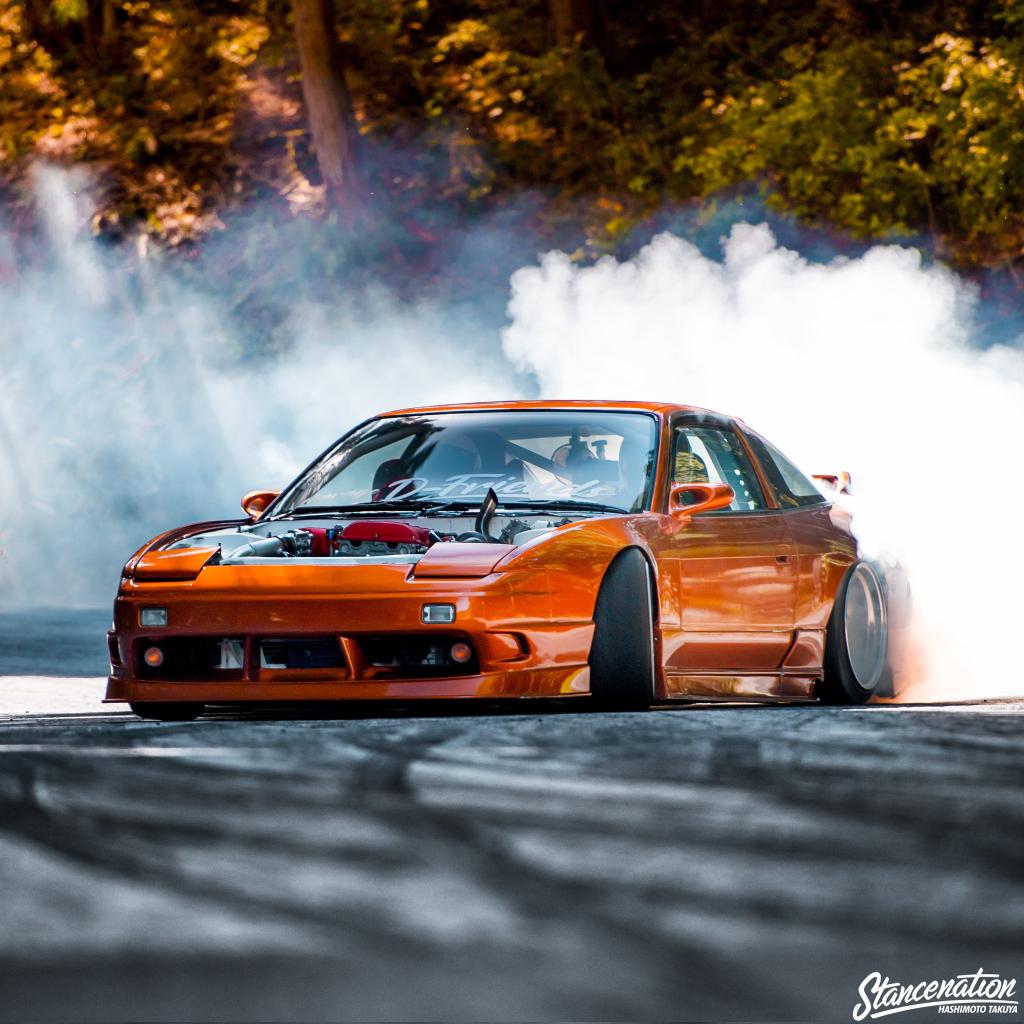 あっくん あっきぃ（AMPTAK×COLORS）、YouTubeチャンネル登録者数100万人を突破