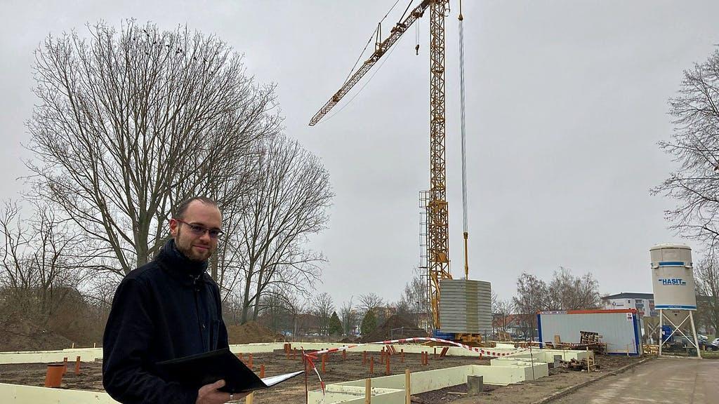 Volksstimme's tweet photo. Wohnen in Magdeburg: Reihenhäuser komplettieren neuen Seniorenwohnpark in Neu-Olvenstedt https://t.co/an5Q2tyAo8 https://t.co/9dnT1tzjuR