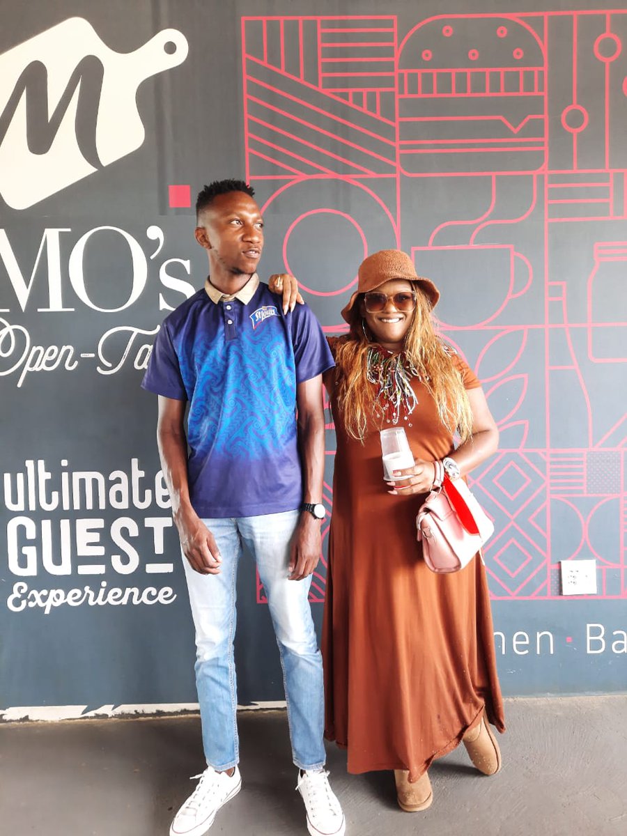 MsKebakile's tweet photo. Throwback to the other day ka weekend. #MosOpenTable definitely has my attention. Reconnected me with 1 of my favourite people. I shall return again and again. #FamilyBeyondBlood https://t.co/bnAGgZLJIB