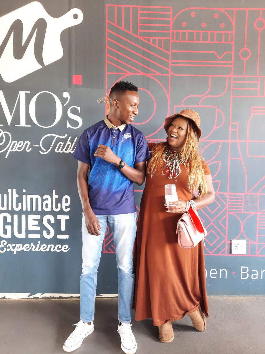 MsKebakile's tweet photo. Throwback to the other day ka weekend. #MosOpenTable definitely has my attention. Reconnected me with 1 of my favourite people. I shall return again and again. #FamilyBeyondBlood https://t.co/bnAGgZLJIB