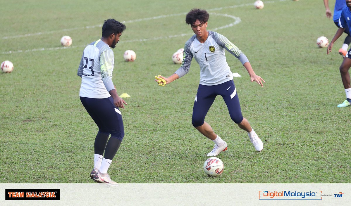 UnifiSports's tweet photo. Reporting for duty 🐅✅

Sebentar tadi berlangsungnya kem latihan pusat hari pertama skuad #HarimauMalaya B-23 di Kompleks Sukan PKNS menjelang aksi #AFFU23. Daripada 30 pemain dalam senarai, hari ini 23 pemain melaporkan diri. Kasi training betul-betul! #KamiTeamMalaysia https://t.co/MEzcyNLFZV
