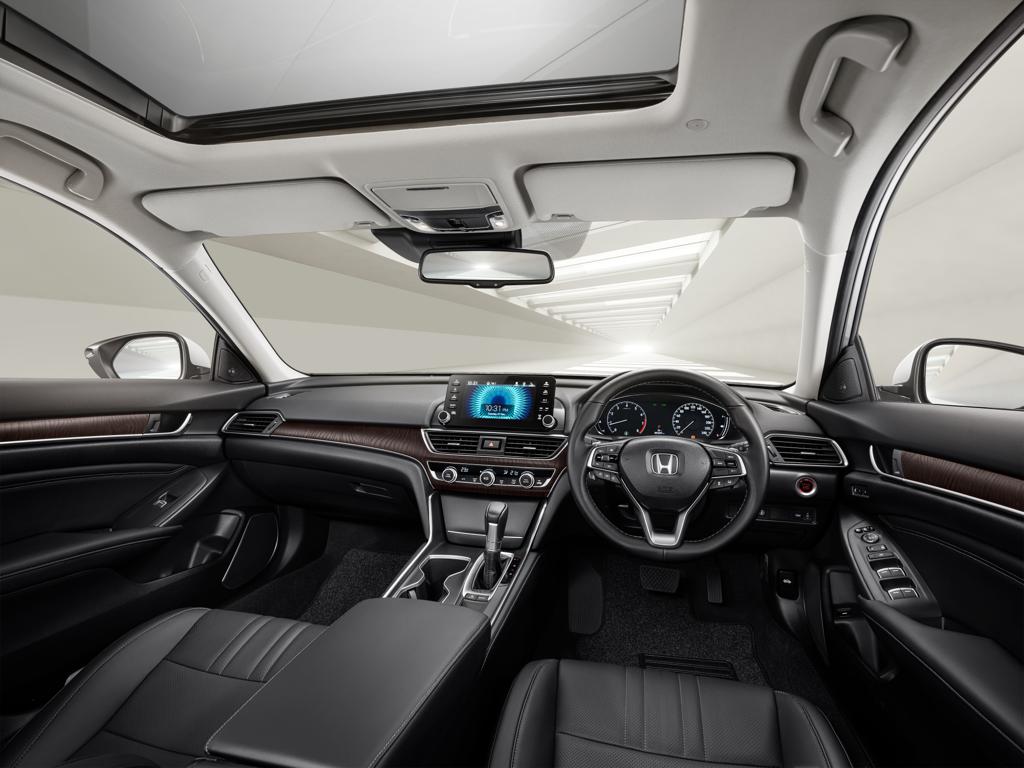hondaisme's tweet photo. Endless satisfaction dengan sentuhan interior berkelas yang kini didominasi warna hitam.
Rasakan kenyamanan di setiap aktivitas perjalanan Anda dengan fitur Active Noise Cansellation dan Wheel Resonator.
https://t.co/OBo5Qedlwr
#Honda #Hondaisme #HondaAccord #Drivevolution https://t.co/cyqouDOmxA