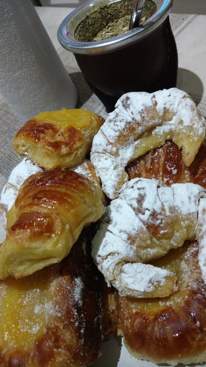 GRUPOTESTA's tweet photo. 07:59
Jueves
#Atlántida
#Baipa

"Placeres Sencillos" https://t.co/0kbUqWTJl8
