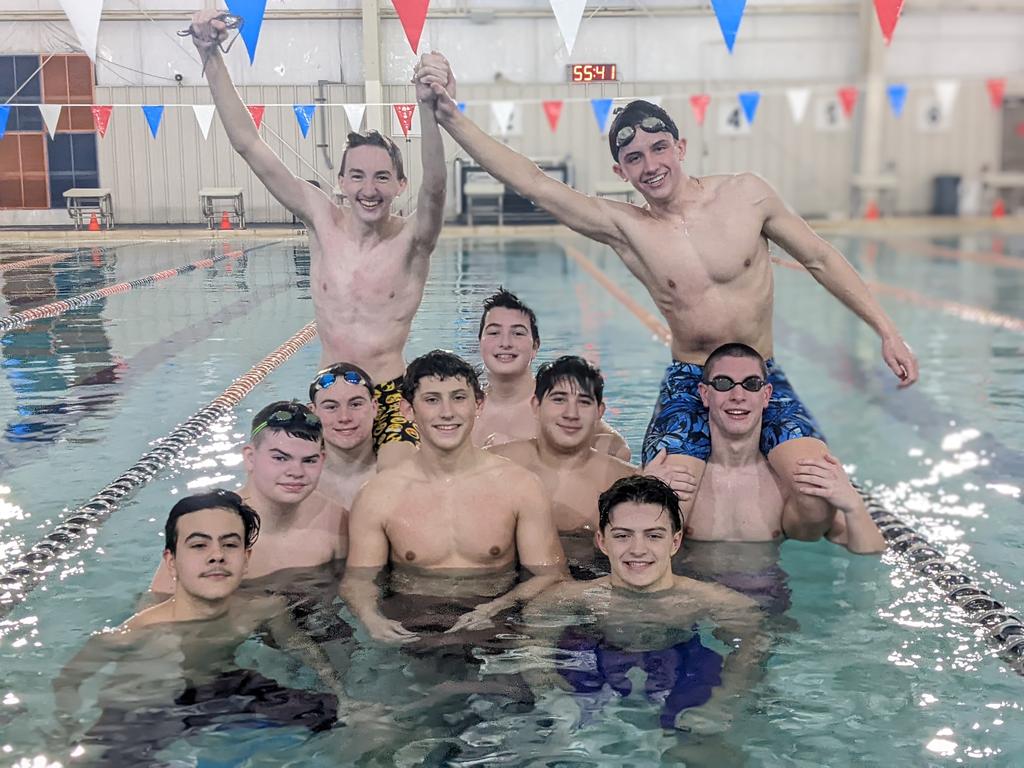 LaceyBoysSwimming tweet media