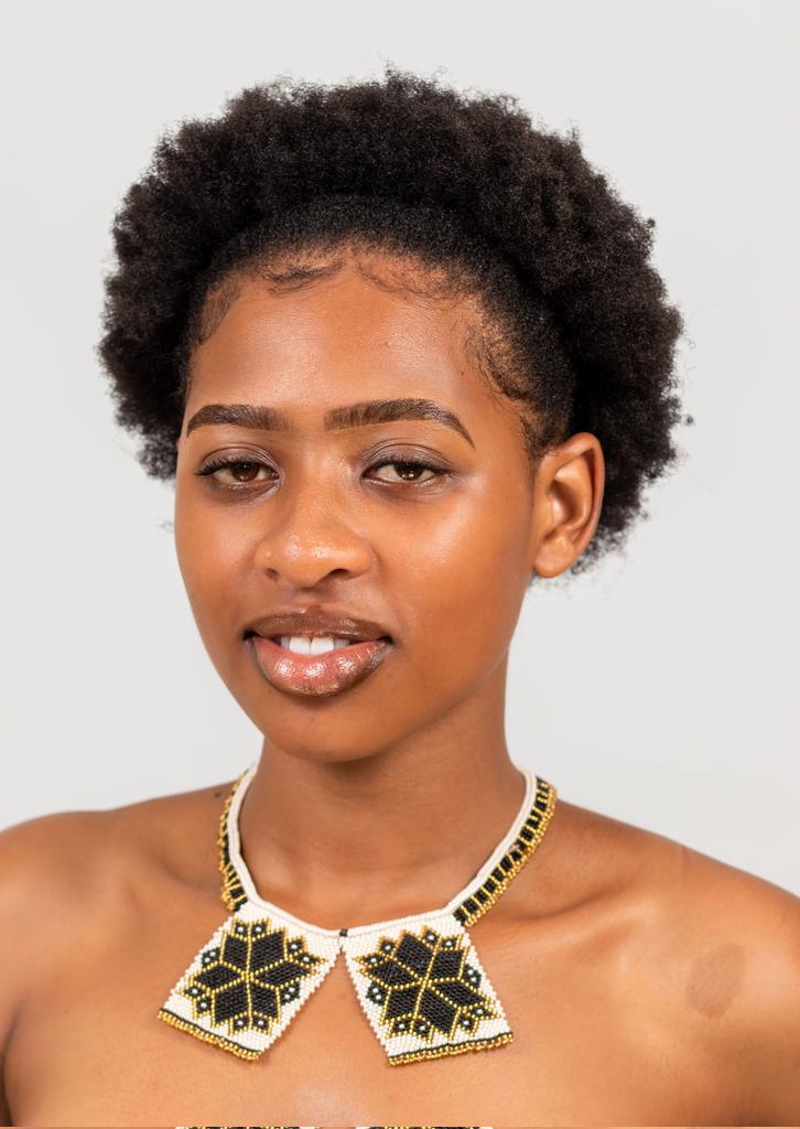 DrimzMultimedia's tweet photo. P R O D U C T S H O O T

Work for @emagcebeshacouture on Instagram Please follow them for amazing Cultural Neck Pieces 🤞🙌
👸: @_dlaminitreasure thank you for your beauty. An amazing MUA and Nail Technician check her out @_treasure.diamond
📸: @DrimzMultimedia
#TiniTwitter https://t.co/IiRt6oK0QR