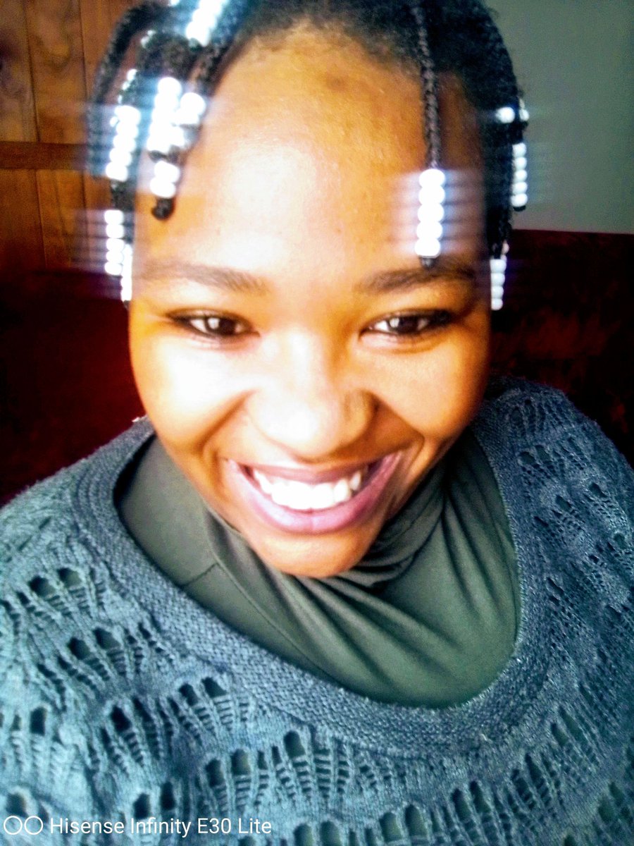 Naleli_M's tweet photo. Happy Thursday Makwande🕯️❤️🙏 https://t.co/U7TcfhxUKK