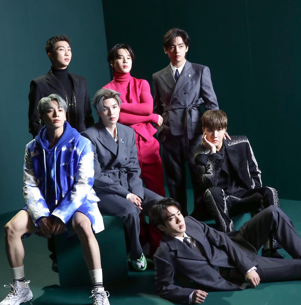 btschartdata's tweet photo. BTS — Gaon Chart Music Award

Steady Seller of The Year
Artist of The Year (Digital) — May
Artist of The Year (Digital) — Jul
Artist of The Year (Digital) — Sep
Mubeat Global Choice
Social Hot Star of the Year
Artist of The Year (Physical) — 3rd quarter
Retail AOTY — Butter CD https://t.co/qhiBcrN7is