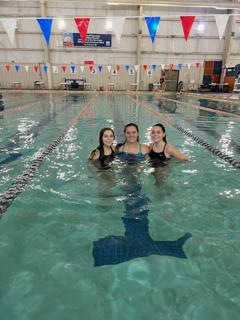 GirlsSwimLTHS's tweet photo. Last high school practice for these 3 seniors. You represented Lacey and the Lion Spirit for 4 great years. We're going to miss you!#laceypop #navynation #seniorpractice #seniorsendoff @CoachKeelen @miss_ferraiuolo @Lacey_Athletics https://t.co/7p6WC62H8C