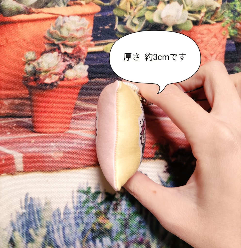 クッションストラップできた!第一印象「でかい!」です笑  2/13のりつまおwebオンリーで頒布予定です〜 