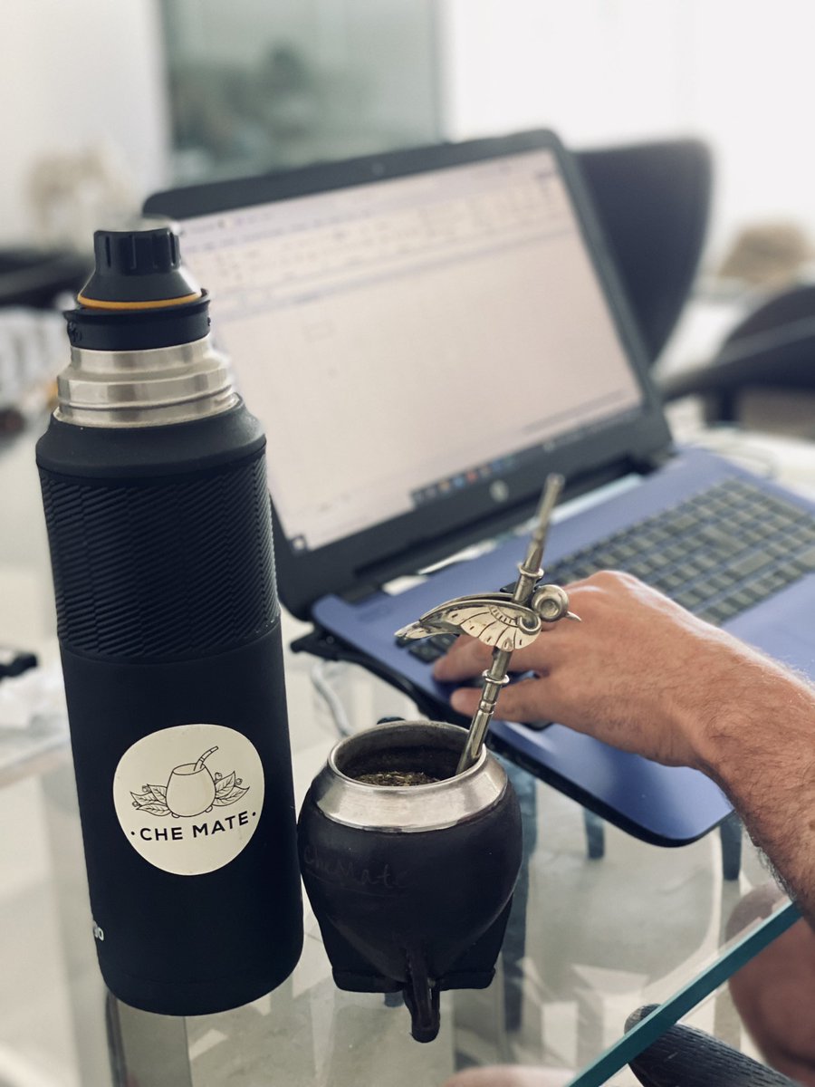CheMateando's tweet photo. Que mejor manera que arrancar así el día, CheMateAndo se hace todo más llevadero. 🧉 #mate #matear #CheMate #CheMateando #torpedo #argentina https://t.co/cUBWNxNQOX