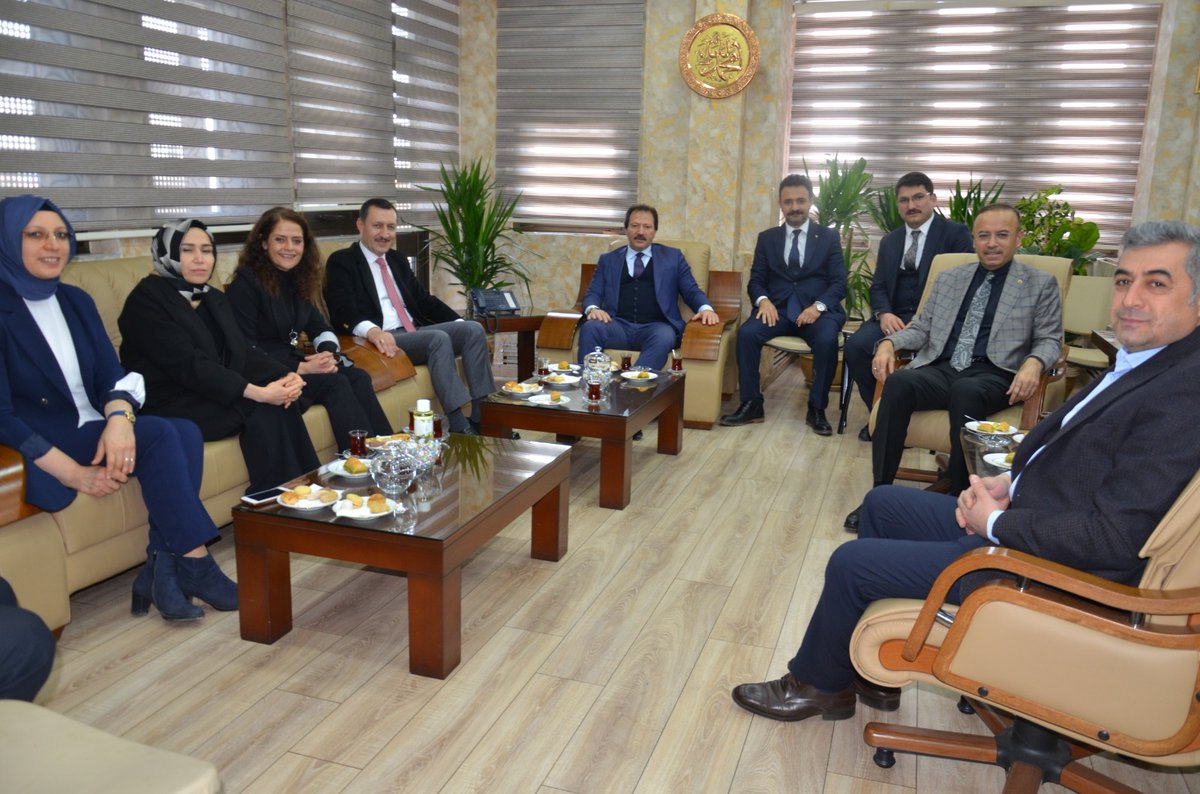 Ankara Milletvekillerimiz Sayın. <a href="/emrullahisler/">Emrullah İŞLER</a> Sayın. <a href="/AAsumanErdogan/">Asuman Erdoğan 🇹🇷</a> ile beraber Ankara Umum Otomobilciler ve Şoförler Esnaf Odası Başkanlığı’na yeniden seçilen Sn. Mehmet Yiğiner'e hayırlı olsun ziyaretinde bulunduk.