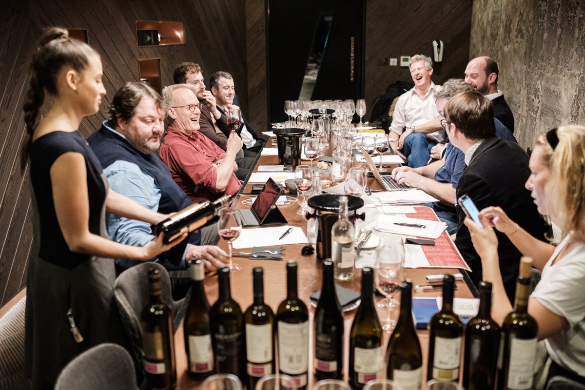 richardsiddle's tweet photo. In part 1 of @TheBuyer11 debate with @DORibera we looked at the potential &amp; diversity of its wines. In part 2 our panel of buyers, merchants &amp; sommeliers assess individual Ribera del Duero wines to find the right styles that will work in the UK wine market https://t.co/0wJb8Y7ls2 https://t.co/mkQsfURc90