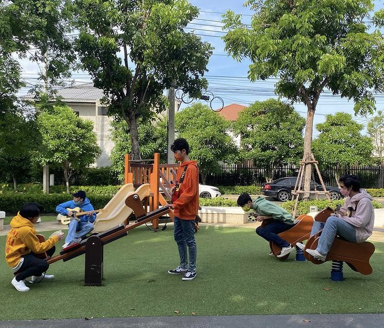 jarjyy's tweet photo. ทู้กคน #FOOLSTEP คัมแบคแล้ว วงคูลๆทำเพลงกันเอง ไม่เคยมีสักวินาทีที่จะหยุดพัก ไม่ว่าเมื่อไหร่ก็ทำงานหนักเพื่อผลงานคุณภาพเสมอ เราโคตรอยากเห็นเด็ก ๆ แมสกว่านี้ อยากให้คนฟังเพลงเยอะ ๆ อยากให้ได้ไป T-POP STAGE เป็นวงที่เล่นบนเวทีแล้ว the best จริง ๆ นะ 😭 #นี่เรากำลังทำอะไรกันอยู่ https://t.co/SiyjVpBFe0