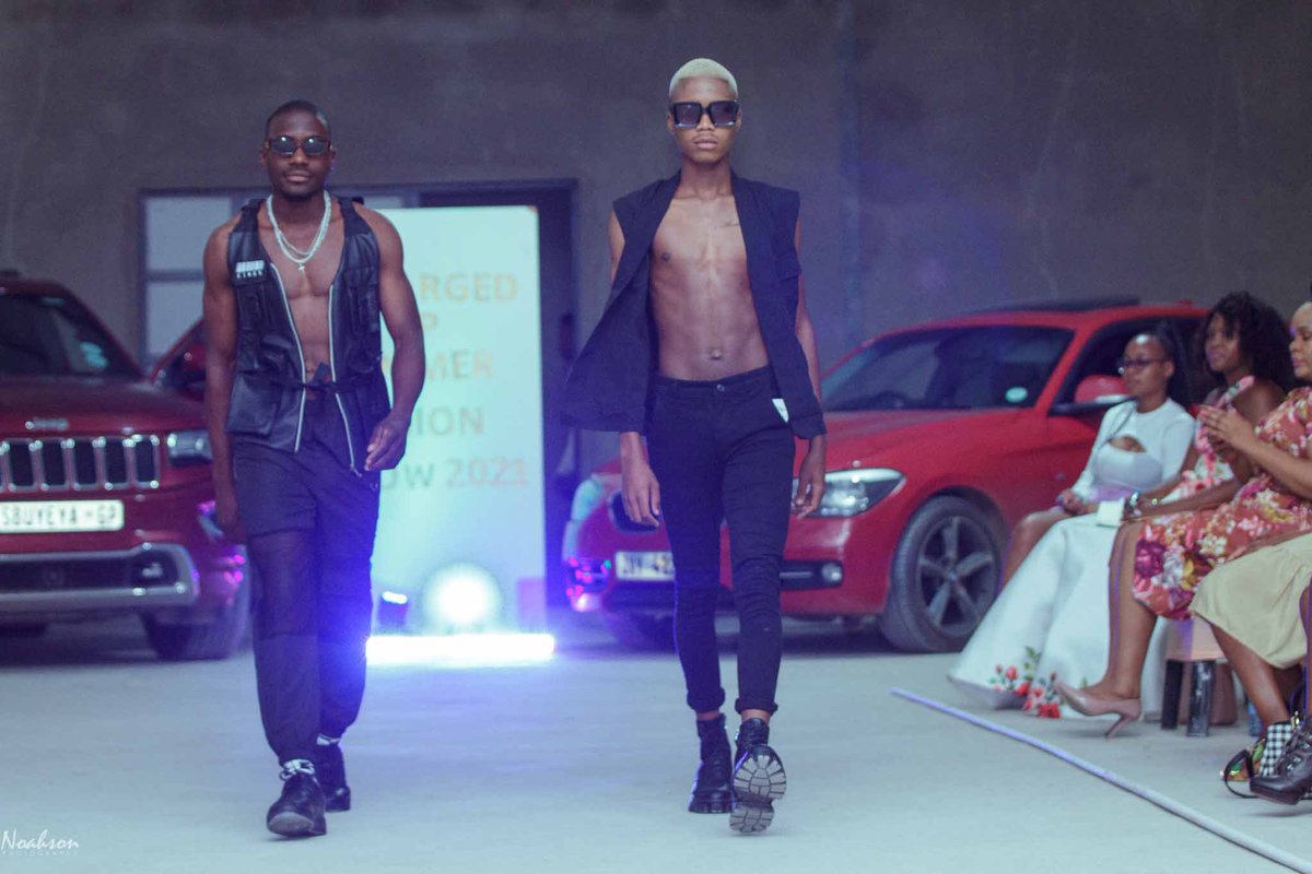 ChargedSa's tweet photo. Charged Up Summer Fashion Show✨💃🏽🔥

.
#fashion #art #creativity #fashiondesign #models #bonang #RUNWAY #Madumane https://t.co/MCL1AswqJh