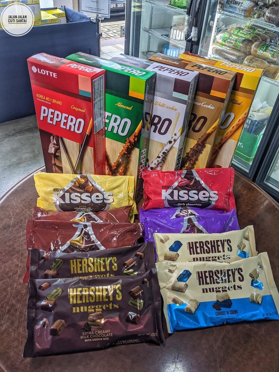 MalaysianFoods's tweet photo. Ini lah dia Kedai chocolate Murah Bebas Cukai !!

Lepas ni tak perlu dah pergi jauh ke Langkawi, di Sungai Buloh pun ada. Yang menariknya harga setanding harga bebas cukai tau😱

Choco Love
📍No 32G, Jalan DC 4/5,Desa Coalfield
47000 Sg Buloh, Selangor https://t.co/ORNPPtbHr5