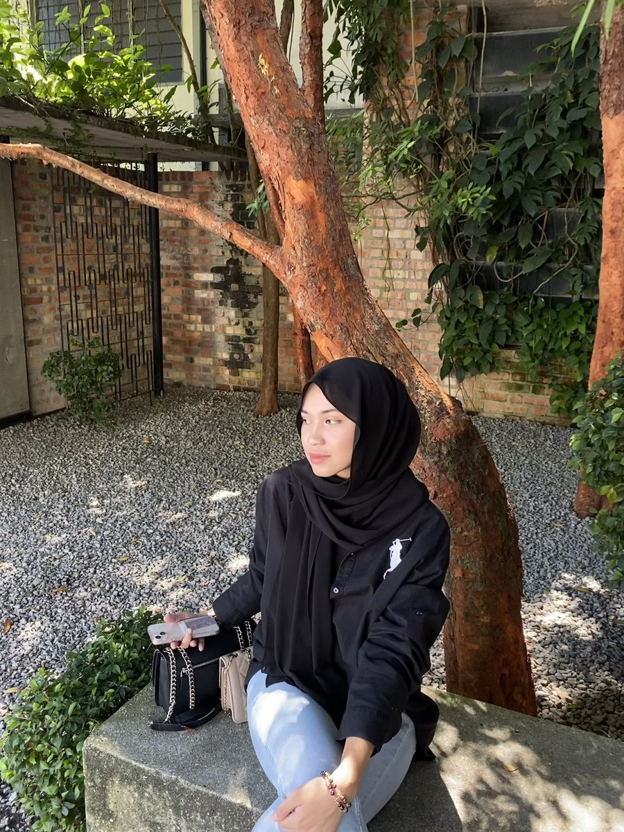 _azfk's tweet photo. beauty, brilliant, baby, breathtaking, big-hearted, brainy, bold, biology, batrisyia. everything B. dah settle dah present FYP 👏🏻🎊🎉 https://t.co/LlCOiGCYIj