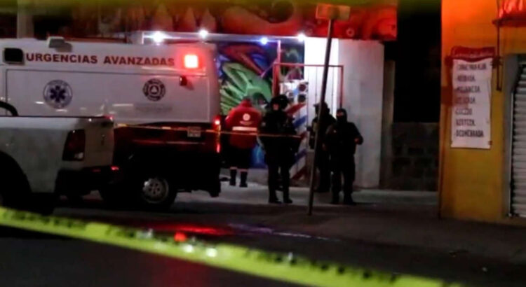 blogdelnarcomex's tweet image. Sicarios atacan barbería en Guadalupe; Zacatecas, hay tres muertos y dos heridos blogdelnarcomexico.com/2022/01/sicari…