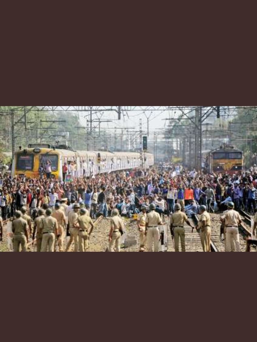 mohanpr26999213's tweet photo. It hurts a lot when our ancestors snatched freedom from the British by shedding their blood for 200 years.🙏🙏

And this condition of that independent India is happening today.😰😰

#RRBNTPC
#JusticeForStudents
#RRB_NTPC
#Students_with_Teachers #khansir
#StudentProtest #Railway https://t.co/vTovPK27O8
