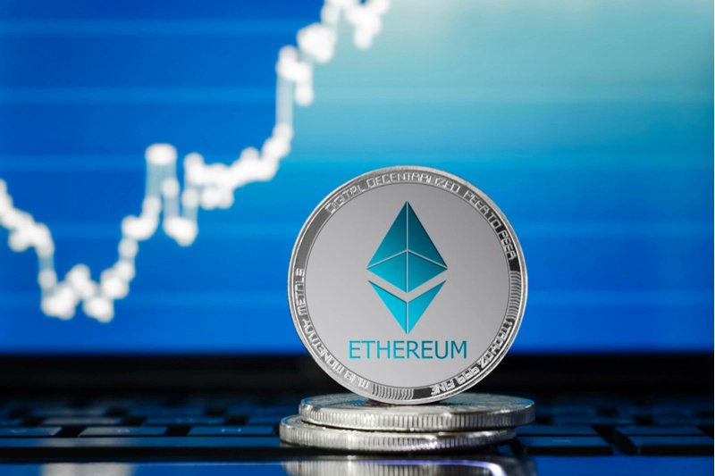 CMR_Life_Style's tweet photo. Inspired by cryptocurrencies, Amazon will hire a digital currency executive. #BTC
The position is open to "digital currency and blockchain product leaders" who "want to innovate on behalf of customers in Amazon's payments and financial systems." #Ethereum https://t.co/wJwhIC7YEN