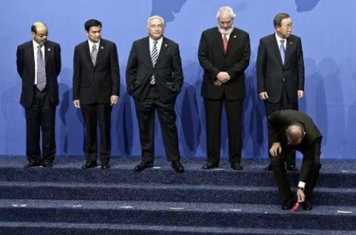 yunusderler25's tweet photo. Cengiz'in ordusunu çok defa mağlub eden Celaleddin Harzemşah harbe giderken,etbaı ona;”Cenabı Hak seni galib edecek." O;”Ben Allah'ın emriyle,cihad etmeye vazifedarım, Onun  vazifesine karışmam;muzaffer etmek veya mağlub etmek onun vazifesidir."

#ALLAHyolundayız
#OsmanlıDevleti https://t.co/u0O4zpOxhv