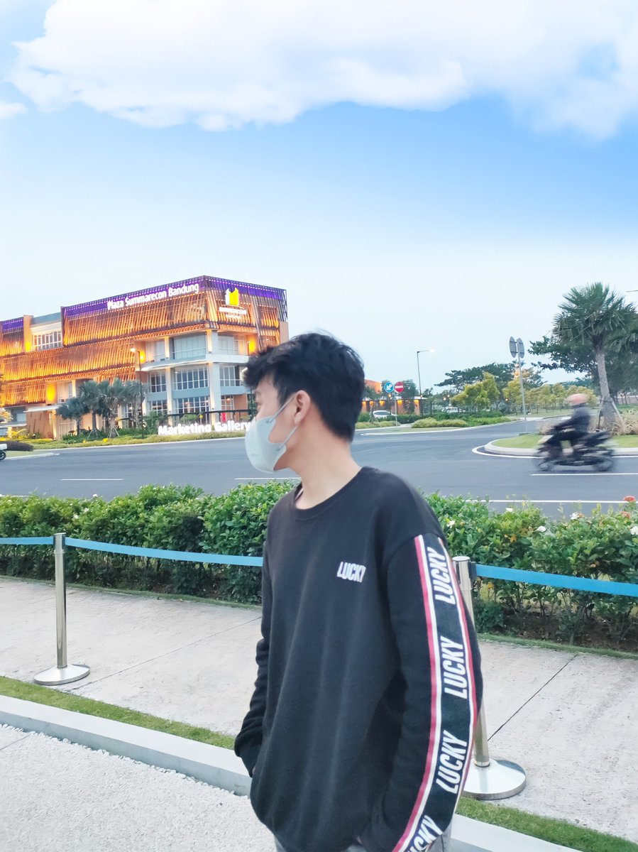 kalo lewat say hi ya 👉👈