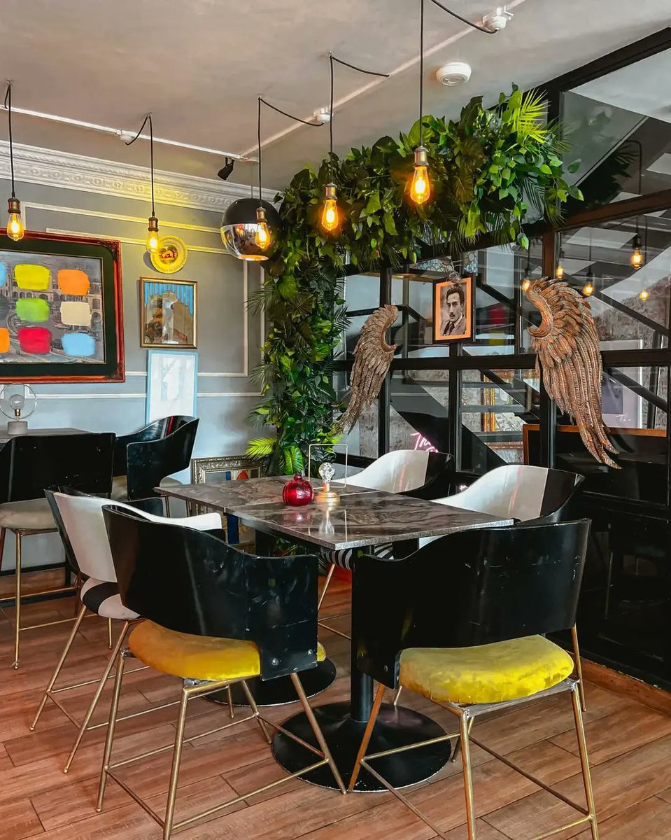 tafreego's tweet photo. The Burning Giraffe - A new trendy &amp; instagrammable place in the town! 
Tag who's going to visit this cafe with you.
.
[📸 @jeeyagraphy]
[📍@theburninggiraffepk] 

.

#cafes #restaurant  #restaurants #LahoreGuide #love #art #foodies #cityguide #food  #lahore #pakistan #design https://t.co/Cuv06aVSek