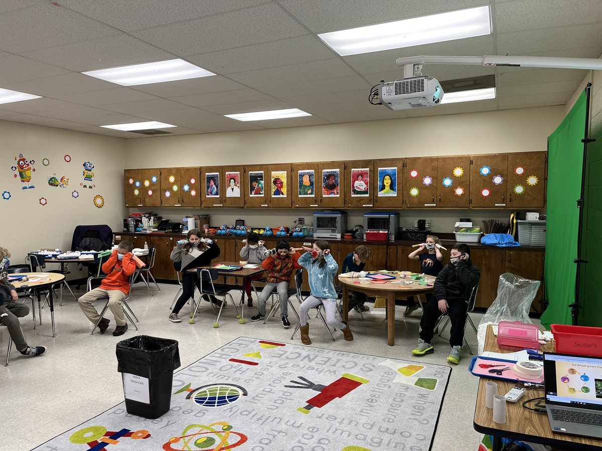 kcollazo's tweet image. Listening to nature sounds using our newly engineered ears! 👂🦻#STEM #DoScience @sfltrojans #Sound