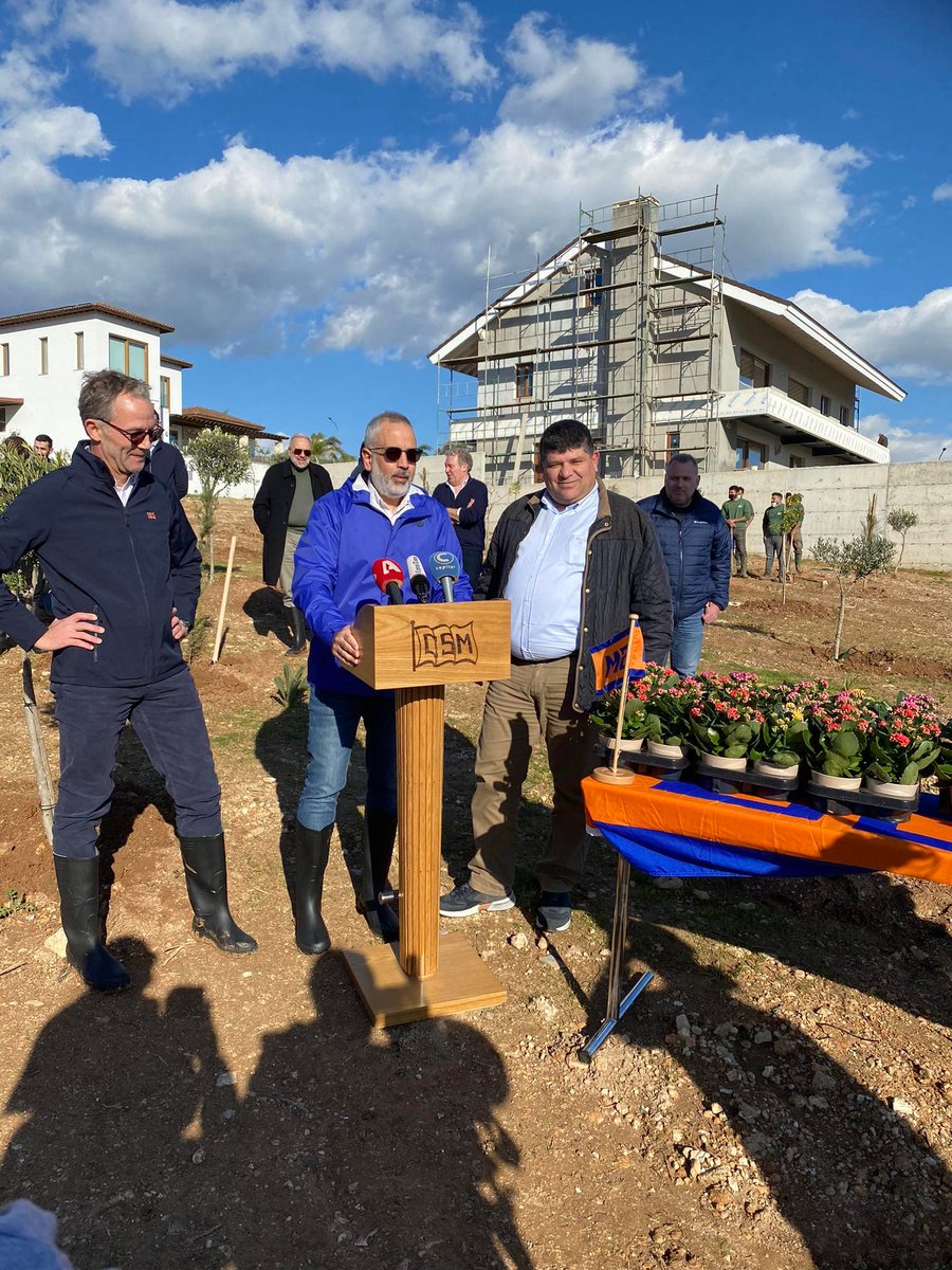 VDemetriades's tweet photo. Οι ναυτιλιακές μας εταιρείες επιδεικνύουν έμπρακτα την εταιρική κοινωνική τους ευθύνη. Τρανό παράδειγμα προς μίμηση η σημερινή δεντροφύτευση 250 δενδρυλλίων από την εταιρεία @ColumbiaSM στη περιοχή Κεφαλόκρεμμος στη Γερμασόγεια! #CSMtreeplantation #TOGETHER #wemakeitcount https://t.co/dc2SUjtj3o
