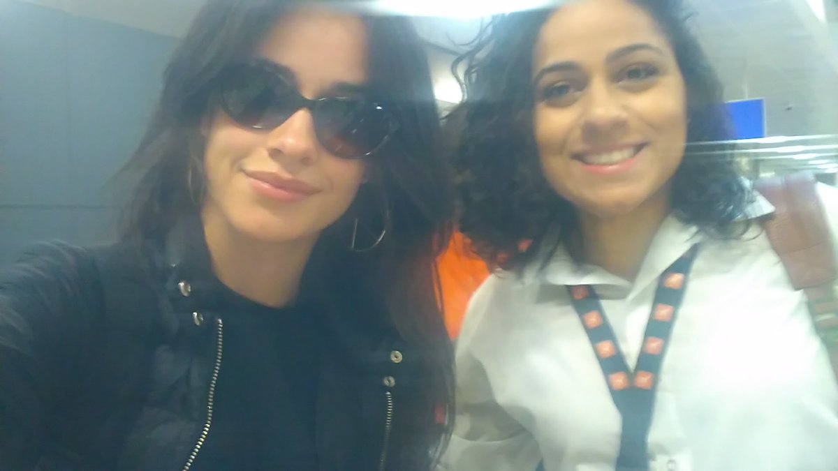Brdinha's tweet photo. Esse dia foi doido @Camila_Cabello @dinahjane97  HAHAHAH https://t.co/8vbCfh18ht