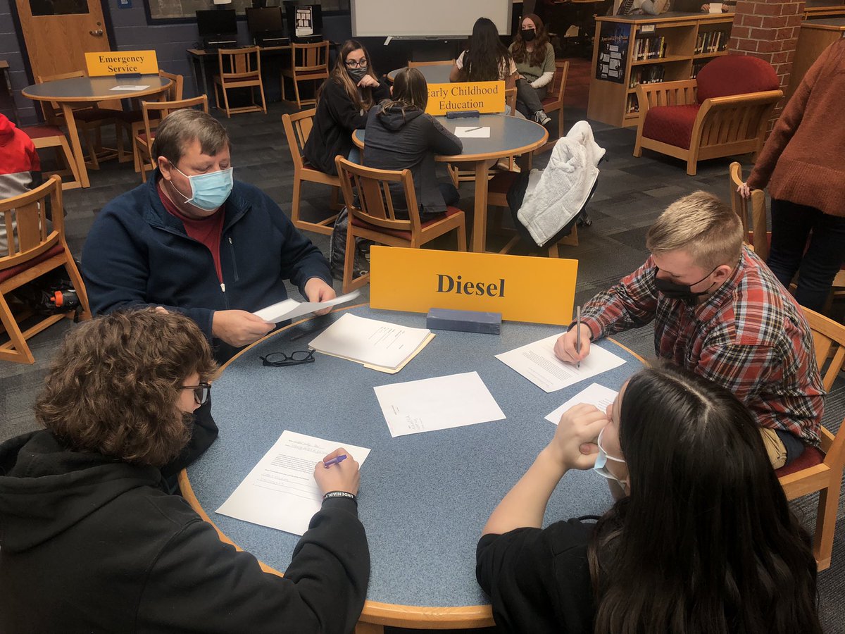 The interest in Career and Technical Education is happening at Spring Mills High School! Good luck to all of our SMHS students who interviewed with James Rumsey Technical Institute.<a href="/JamesRumseyTech/">Donna Van Metre</a> <a href="/SMHS_Official/">House of CARDS ♣️♥️</a> <a href="/JasonKamlowsky/">Jason Kamlowsky</a> @PKMsupt <a href="/BerkCoSchoolsWV/">Berkeley Co. Schools</a>