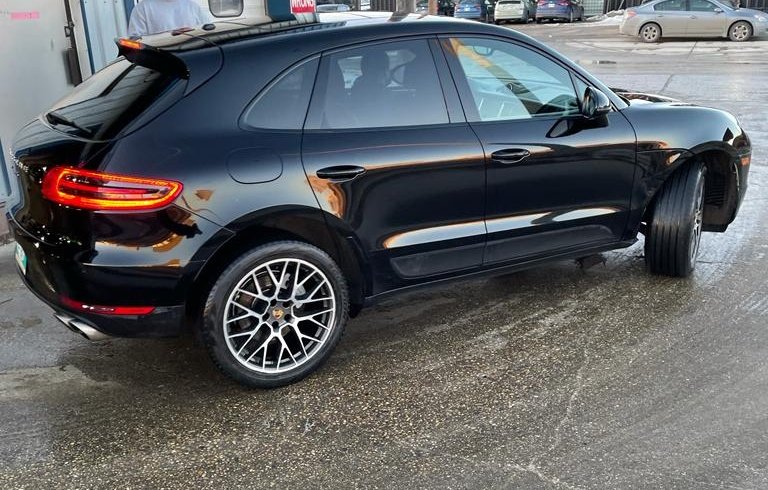 Did you know your car stays clean longer when washed in colder temperatures? When things are frozen, they can't mess the vehicle up! Let your shine last,  Come down to 344 Gertrude Avenue.  

#winnipeg #carwash #shoplocal #shiny #clean