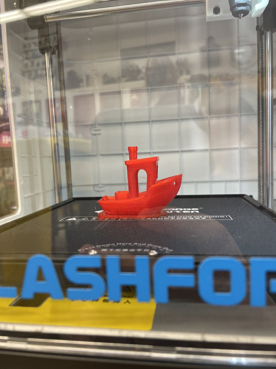 VReducator's tweet photo. Setting sail on this new 3D adventure! Thanks, @DonorsChoose and @Amazon! #3DPrinting #Benchy https://t.co/ne5YHg51zv