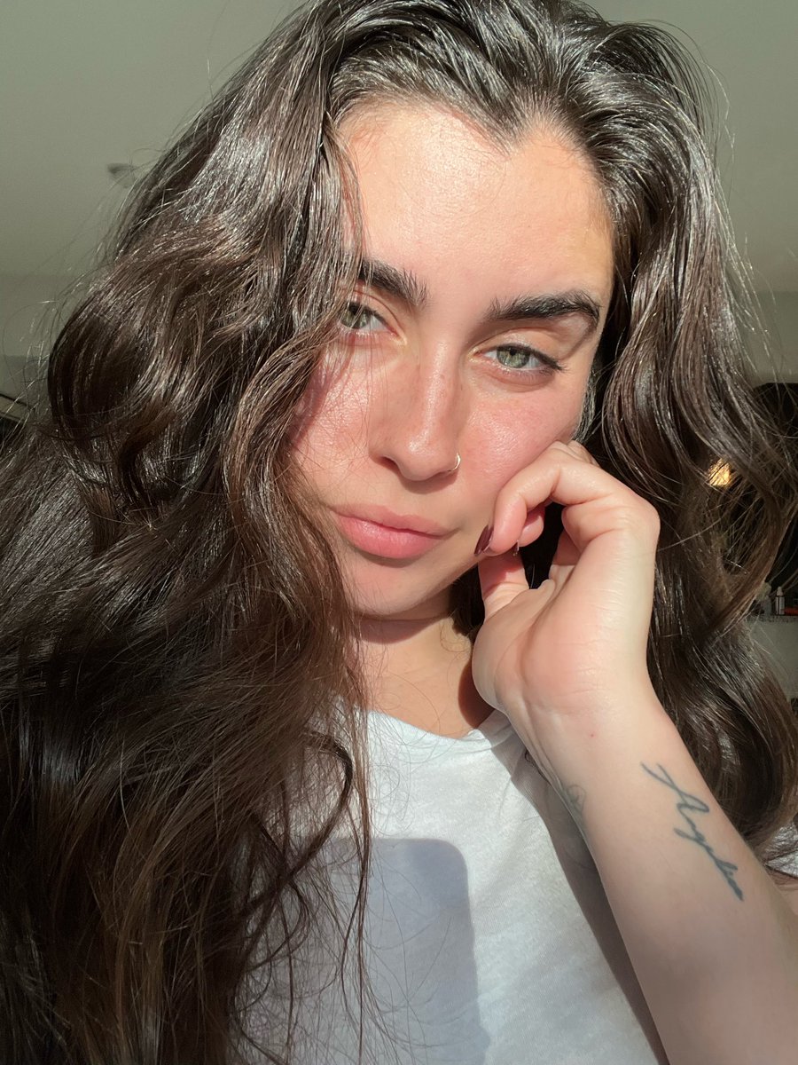 LaurenJauregui's tweet photo. Spot the difference https://t.co/DOY70amxqm