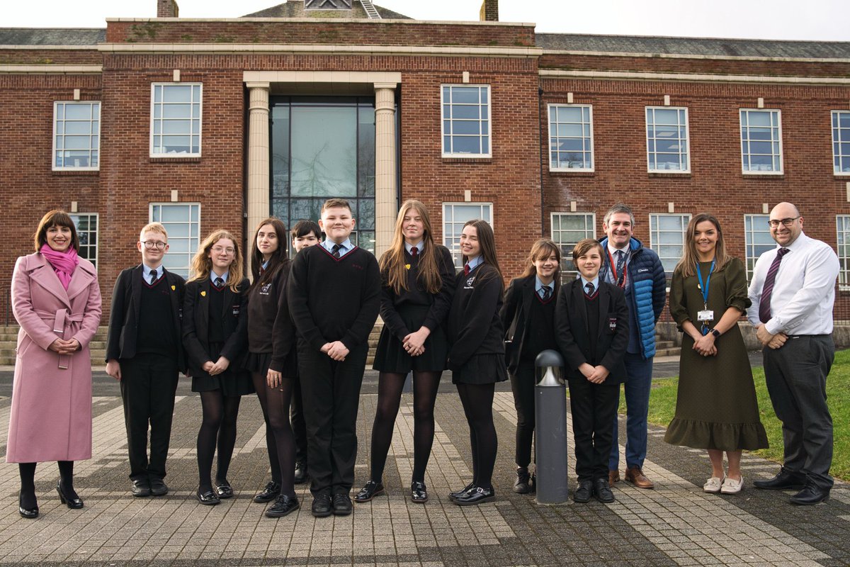 Thanks to partners at <a href="/JohnLewisRetail/">John Lewis & Partners</a> Herbert Parkinson factory &amp; great students <a href="/DarwenVale/">Darwen Vale High School</a> for showing me round today.

School-employer partnerships are key to securing the skills our country needs.

Labour will ensure all young people are ready for work and ready for life.