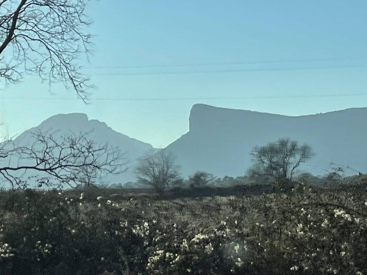 A_Chasle's tweet image. Je ne m’ennuie pas dans l’#Hérault, la lumière et les #randos sont magiques tout près du #picSaintLoup 👍 ⁦@PhilippeWolak⁩ ⁦@Christine3Petit⁩ ⁦@hajertebourbi⁩ ⁦@LegendumEst⁩