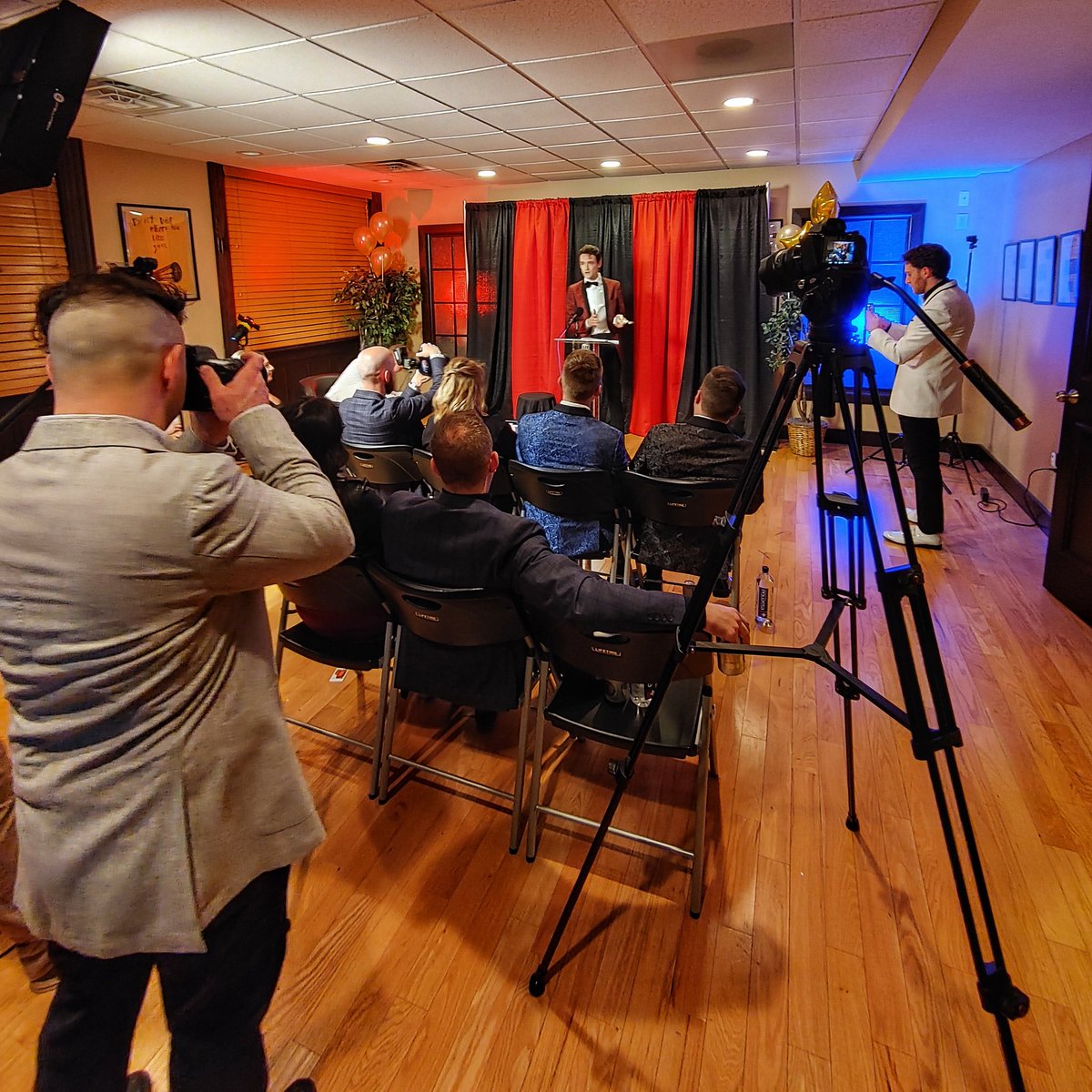 joe_bonilla's tweet image. Tonight at 8 p.m. and streamed from beautiful Downtown #Albany, tune in to the first-ever #GoldenButtonAwards on @TwoButtonsDeep. Who takes home some hardware and who will be Personality of the Year? One way to find out - tune in via 2BD on social.
#ButtonByButton