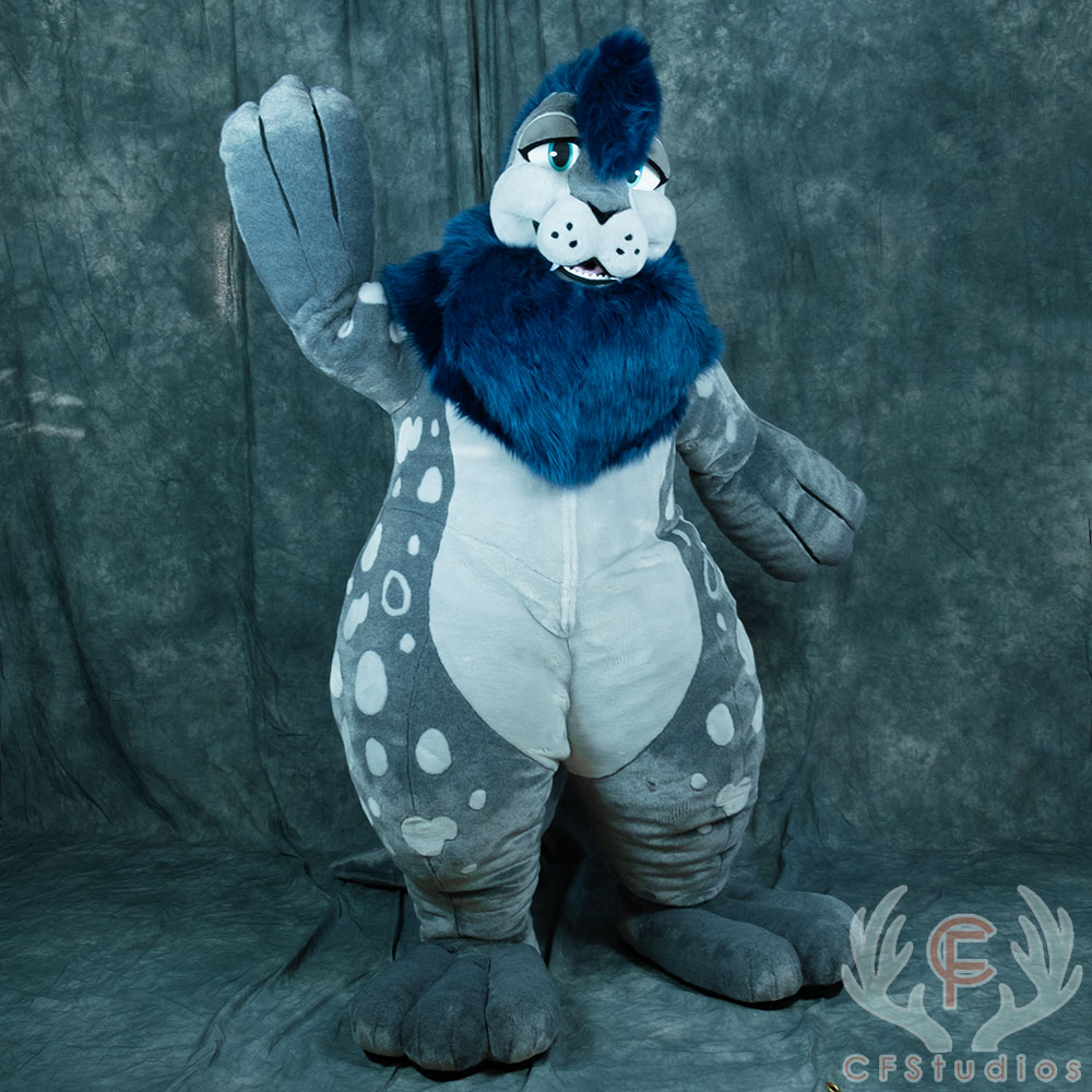 P0Eproductions's tweet image. Time to SEAL THE DEAL! 🦭 Meet Skye, the Weddell Seal! We ADORE her big flippers (with wrist escapes!), chest puff, all her spots, and her BIG OL' TAIL! 💙What's the proper onomatopoeia for seal sounds? 🤔