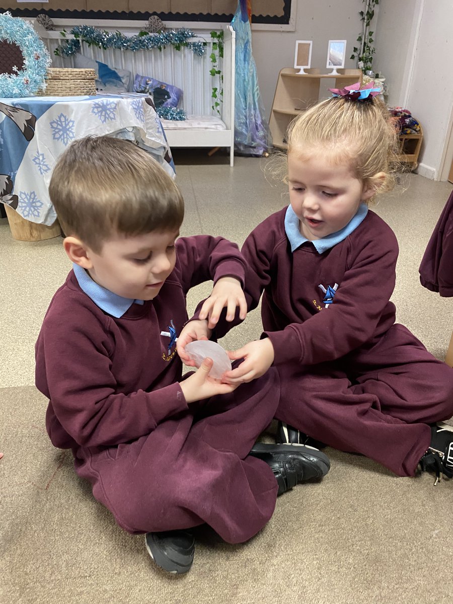 St_Andrew_Apost's tweet photo. Nursery have been paying lots of attention to our winter theme, noticing changes in the weather and carrying out some investigations! We have enjoyed predicting which places we think will be cold enough to turn water into ice! 🥶❄️💦🧊 #ReversibleChanges #Freezing #Melting #UTW https://t.co/b9WGTKl5dA