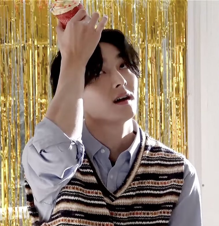 ZUHOFILES's tweet photo. 🧁🧁 https://t.co/tFioyDW6OP