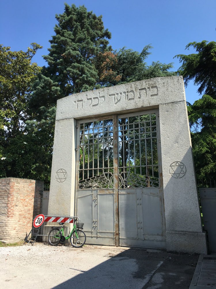 GrandTouristUK's tweet photo. Giornata della Memoria #Italy Just completed an article about pietre d’inciampo / stumble stones #stolpersteine Jewish memorial stones in Italian cities - very moving #Ferrara #Venice #Giornatadellamemoria #FinziContini #Bassani #storia https://t.co/Z7H8n50pQf https://t.co/zkxUkNUPsi