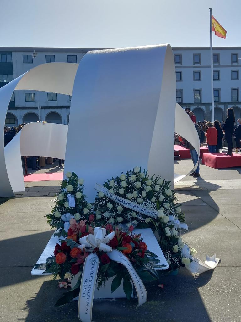 policia's tweet image. Rendimos sentido homenaje a Javier, José Antonio y Rodrigo, los #HéroesDeOrzán.

Hoy se cumplen diez años desde que nuestros compañeros llevaron la palabra POLICÍA a su máxima expresión, dieron su vida por ayudar a los demás 💙

¡Siempre en nuestra memoria!