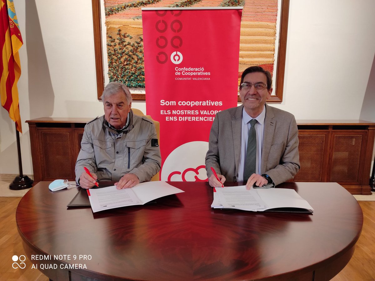 concoval's tweet photo. 🖊️@Concoval ha firmado hoy un convenio de colaboración con el Círculo de Estudios sobre Innovación @CIRCULOInnov para  impulsar la cultura de la #innovación.
 #cooperarsuma #elvalordecooperar https://t.co/YukkIukGtf