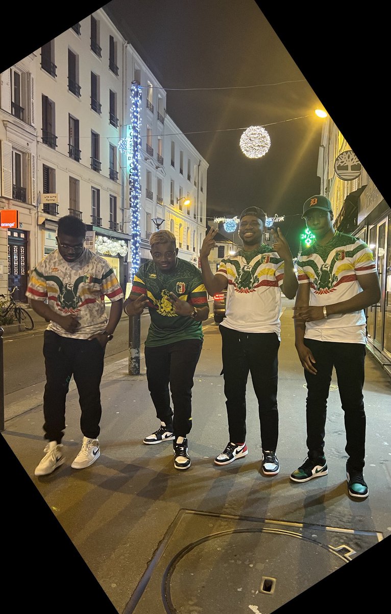 H2ams_'s tweet photo. Meme si le #Mali a perdu on a le plus beau #maillot de la #CAN2021 voila #TeamMali https://t.co/TiLauNnd4H