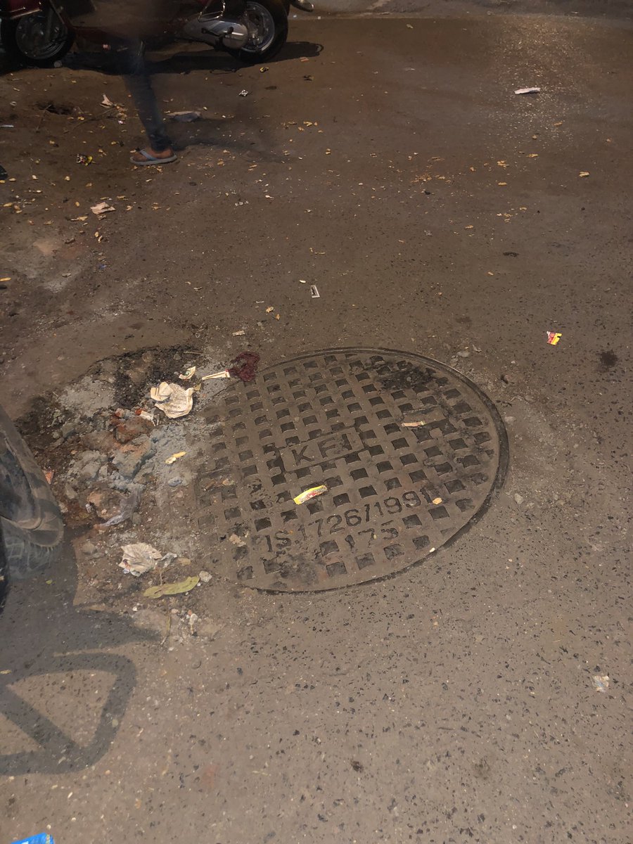 Shoheb_Qureshi7's tweet photo. Plzz repair this sewer chamber as soon as possible before any mishap/injury to citizens
 #Location- opp to khairabad restaurant water street road byculla (w) Mum 8 @ACI_Mumbai @mybmc @mybmcWardE @Aslam_Merchantt @CampTransit https://t.co/AKX4UJU5lM https://t.co/B8Zxuk7m9p