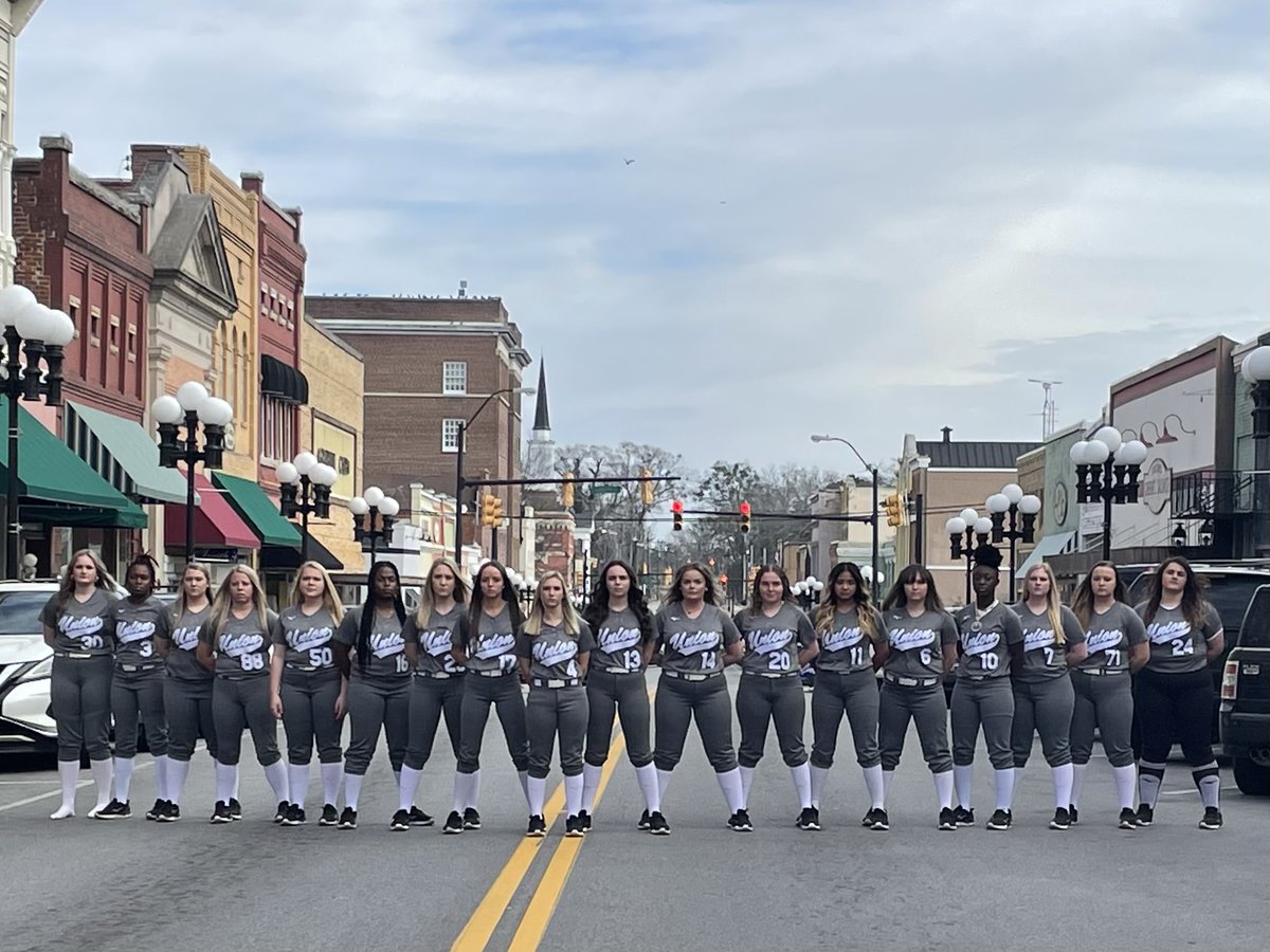 uscunion's tweet photo. Sending the best of luck and safe travels to our @LadyBantams team as they travel to Florida today to compete in the 2022 Adidas JUCO Kickoff Classic and Showcase!
#NewUniforms #SafeTravels #BringHomeTheW #USCUnion #UnionSC #JUCO #LadyBantams https://t.co/S7QAixObD7