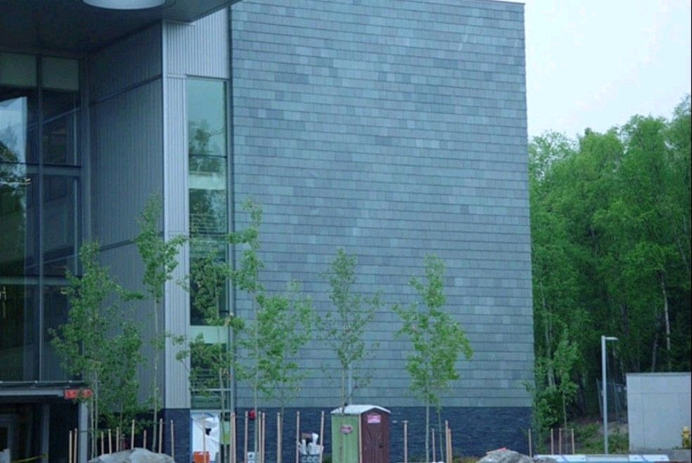 NulokSystems's tweet image. Our system is often used for vertical cladding like this project we completed using #naturalslate. For more information give us a call....
Call: 03301234440
Email: matthew@nulokroofing.com 

#slatecladding #slate #A1firerated